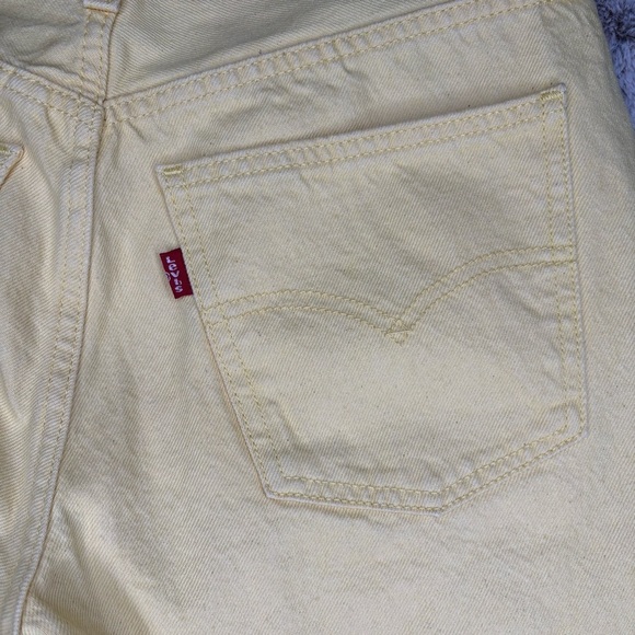 Levi's Women's Yellow Straight Leg Jeans Nwt Size 29x30 - Picture 9 of 16